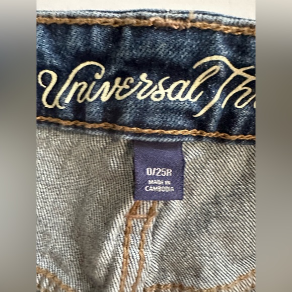Universal Thread Women’s Jean Shorts High Rise Shortie Size 0/25 Vintage Stretch - Picture 3 of 8